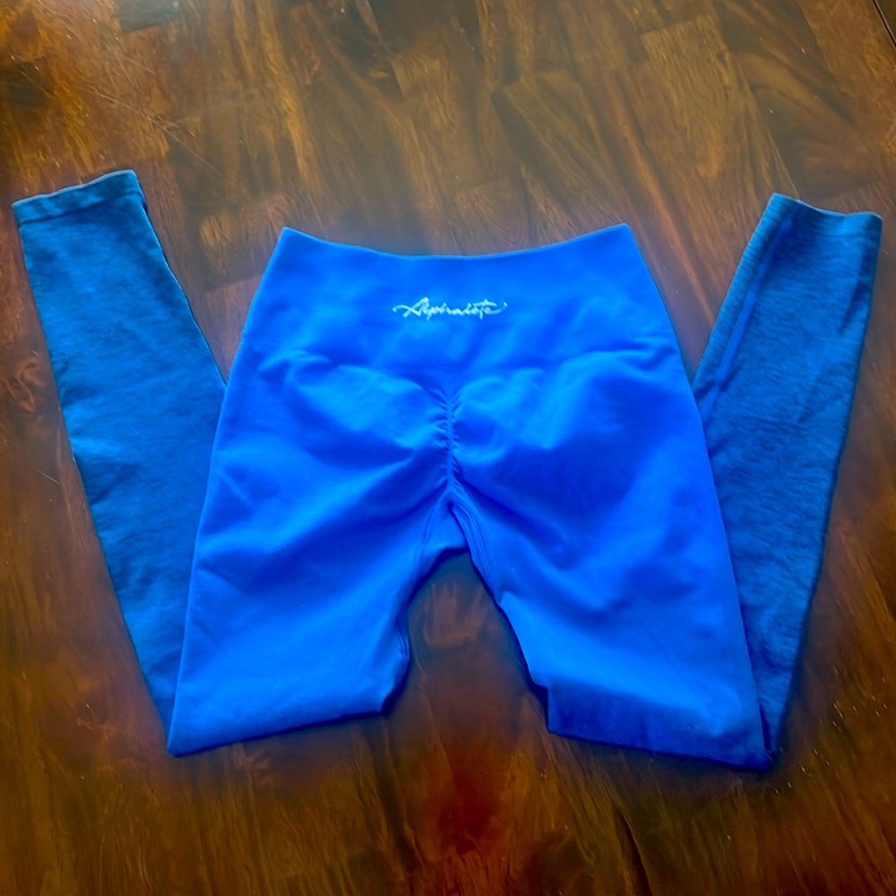Alphalete amplify ombré leggings.